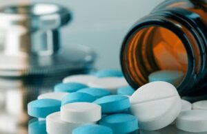 pills-bottle-stethoscope