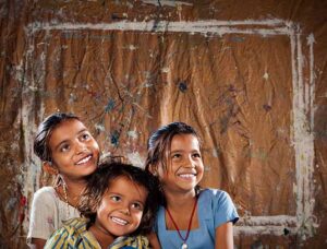 chicas-sonrrien-NSF-adopciones