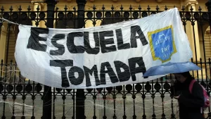 toma-escuelas-el-gobierno-la-ciudad-denuncio-los-padres-los-alumnos-que-avalan-la-medida-fuerza-foto-telma