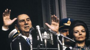 parecidos-cristina-tomo-mucho-de-la-gestualidad-real-y-politica-de-juan-domingo-peron-D2.jpg-g1