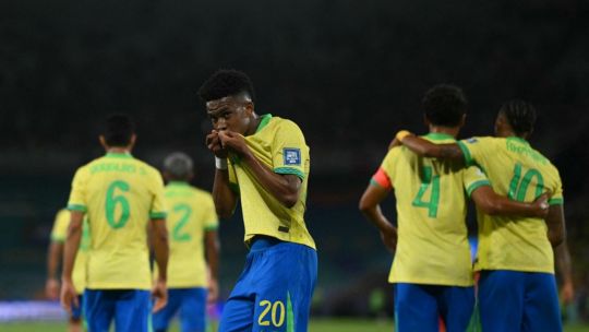 estevao-celebra-su-primer-gol-con-brasil-2093696