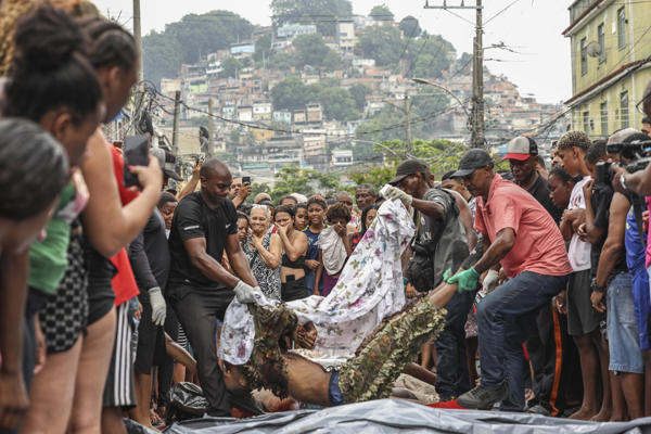 Río de Janeiro cuenta más de un centenar de muertos en su operación más cruenta