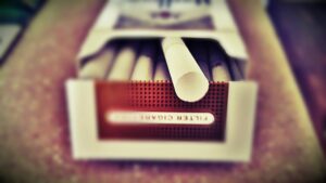 cigarette-616691_1920