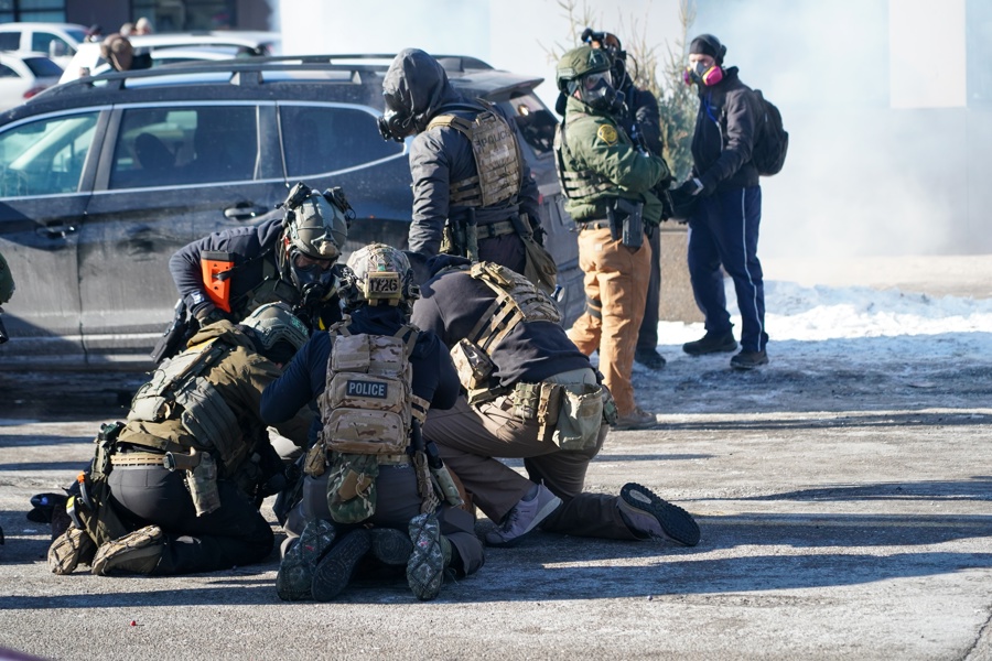 Agentes implicados en tiroteo de mortal de Pretti son puestos en licencia administrativa